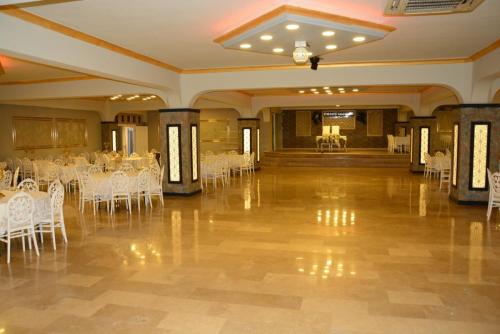 Star Balo Davet Salonu'nda Masa Düzeni ve Nikah Masası