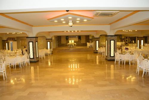 Star Balo Davet Salonu'nda Masa Düzeni ve Nikah Masası